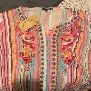 Andree by UNIT embroidered top